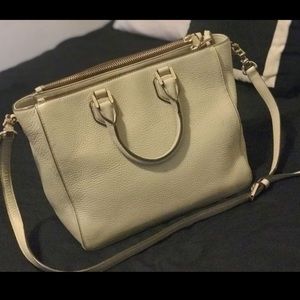 Beautiful beige Tory Burch Bag 👜